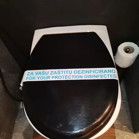 Διαμέρισμα Black & White Centar Free Parking *