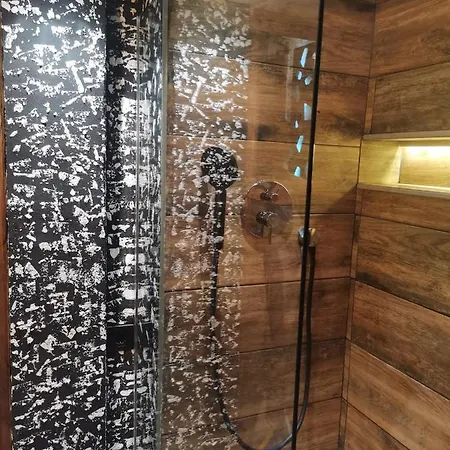 Black & White Centar Free Parking דירה סראייבו