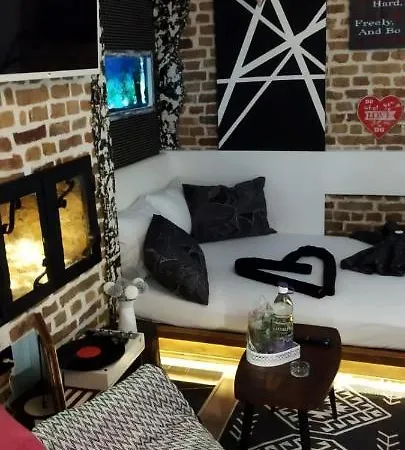 Black & White Centar Free Parking סראייבו