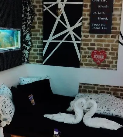 Black & White Centar Free Parking דירה *