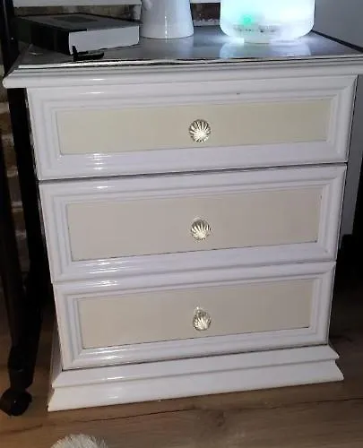 Black & White Centar Free Parking